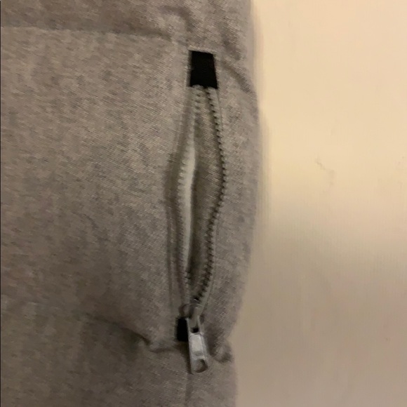 GAP  gray sleeveless hooded fur vest size XS. - Picture 6 of 9